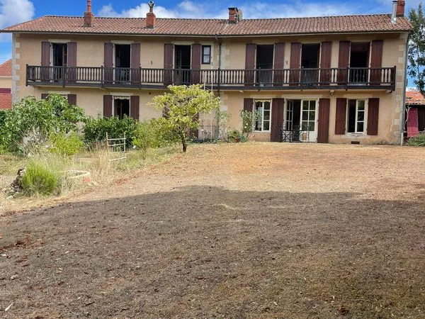 A vendre grande maison en centre ville