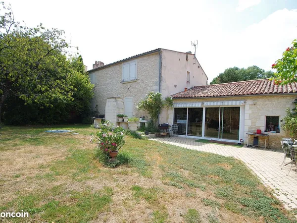 Propriété 8 pièces 300 m²