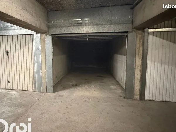 Garage a louer - plan des 4 seigneurs