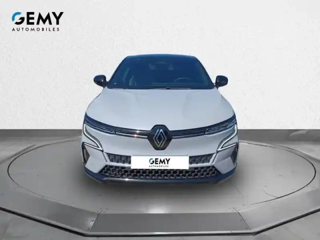 Renault Megane e-tech ev60 220 ch optimum charge — photo 2