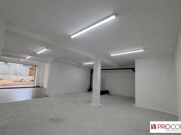 Local commercial 133 m²