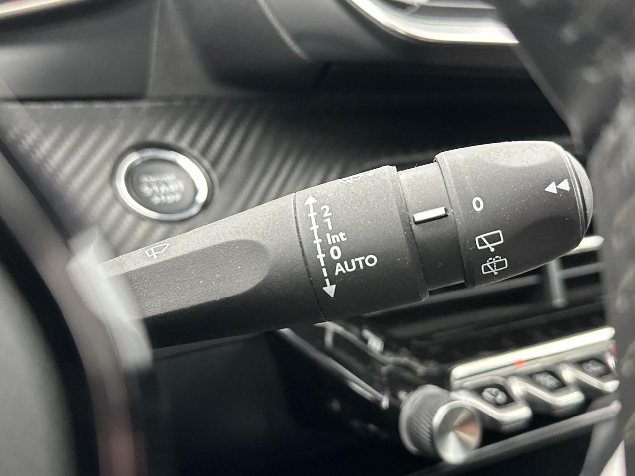 Peugeot 2008 puretech 130 s&s bvm6 allure — photo 18