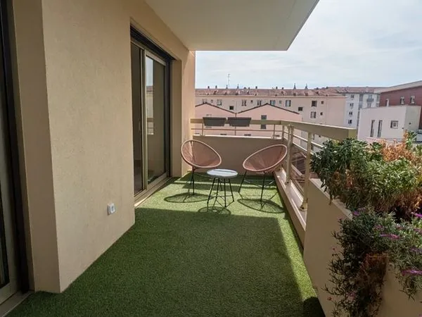 T3 meublé 74 m² avec balcon 13 m², parking et cave - Lyon 3e / Monplaisir