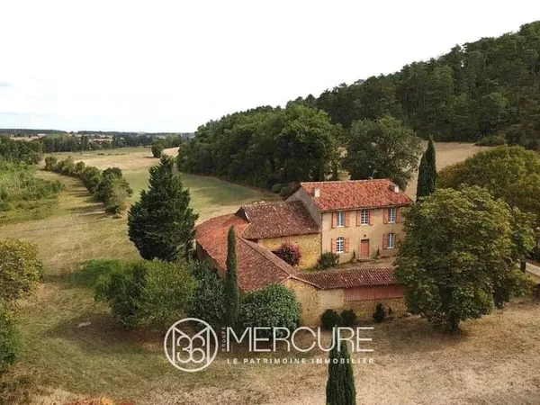 Maison 8 pièces 266 m²