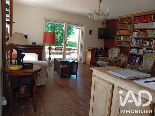 Maison de plain-pied 8 pièces 187 m²