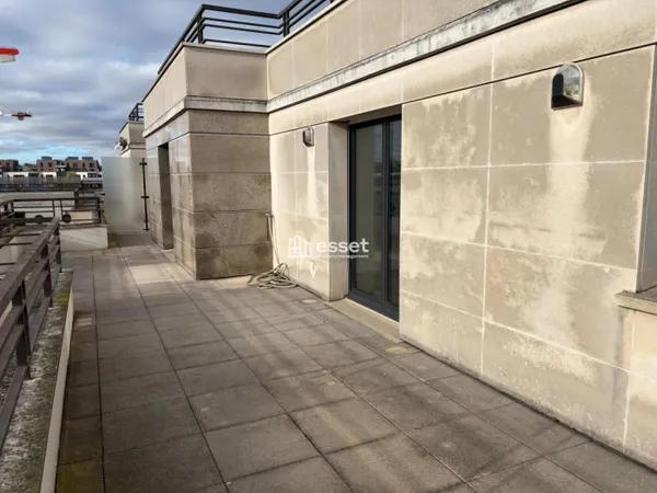 Appartement 5 Pièces 107.5m² à louer 3058 euros - COURBEVOIE 924