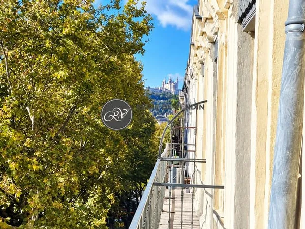 LYON 3€ - COURS GAMBETTA - GRAND T2 DE 58,70 M² - DERNI