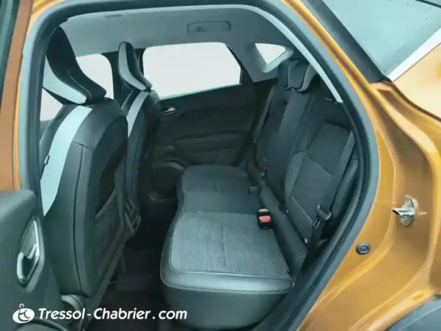 Renault Captur blue dci 115 edc intens — photo 25