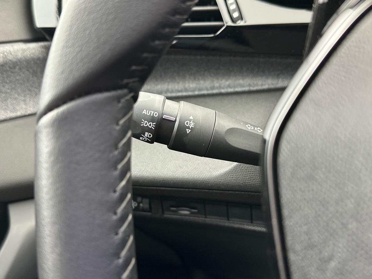 Peugeot 308 sw bluehdi 130ch s&s eat8 allure — photo 17