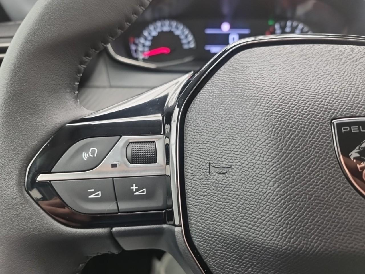 Peugeot 208 100 s&s bvm6 style — photo 25