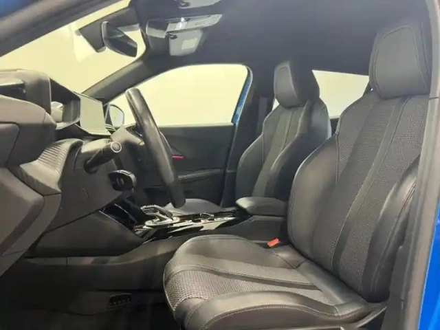 Peugeot 2008 e- 136ch gt — photo 24
