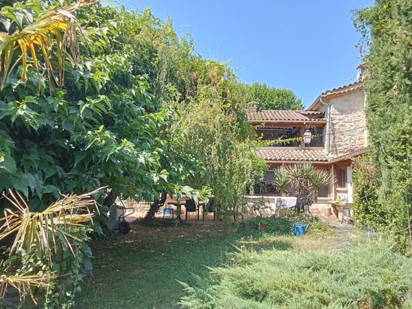 Maison de ville 8 pièces 307 m²
