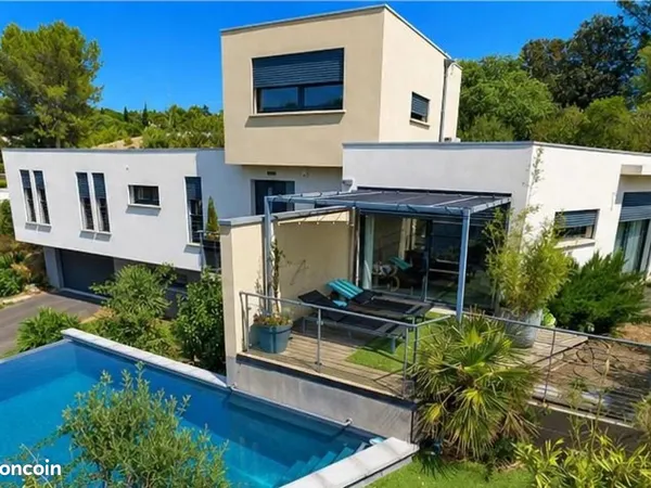 Villa 8 pièces 159 m²
