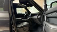 Land-Rover Defender 110 2.0 P300e PHEV X-Dynamic SE — photo 15