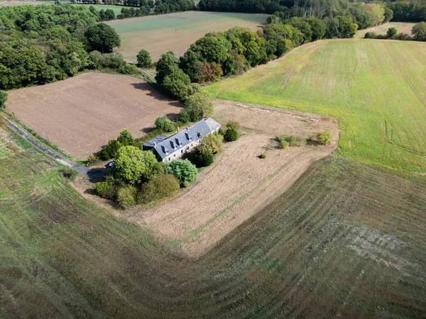 Magnifique longère à rénover avec 5140 m² de terrain