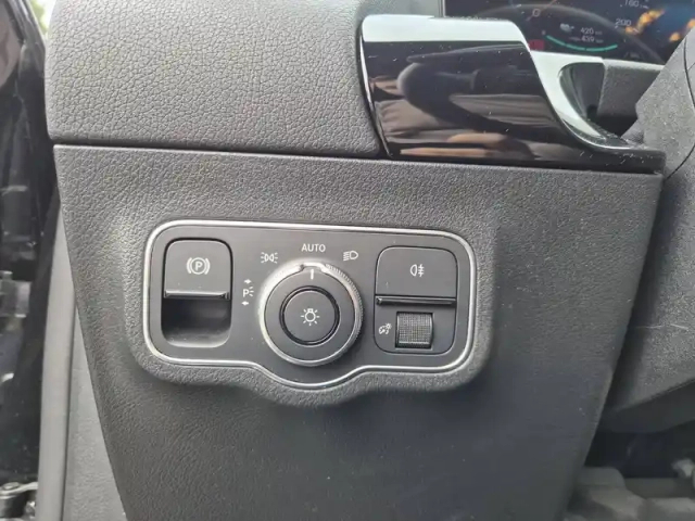 Mercedes Eqa 250 — photo 17