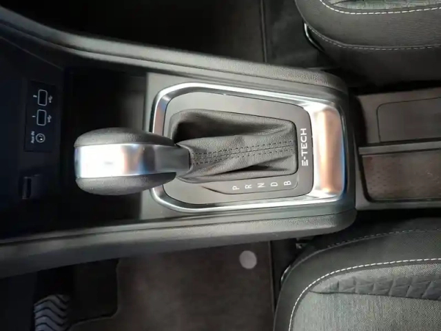 Renault Captur e-tech 145 - 21 — photo 35