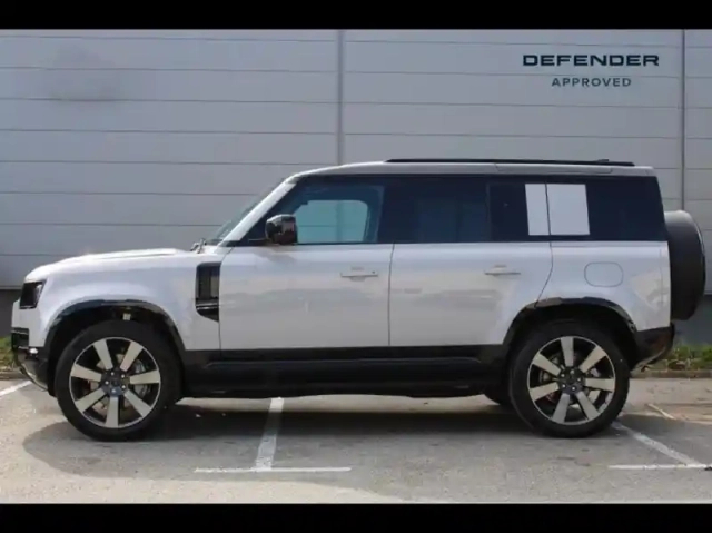 Land Rover Defender 110 2.0 p300e phev x-dynamic hse — photo 21