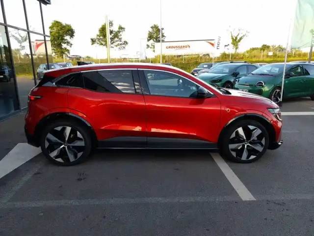 Renault Megane e-tech ev60 220 ch optimum charge — photo 6