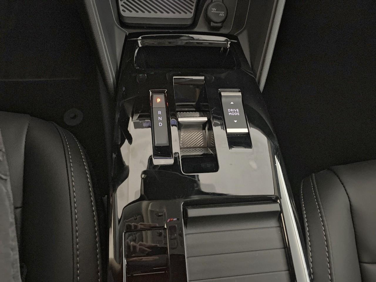 Citroën C4 X hybride 145 ch e-dcs6 max — photo 17