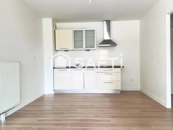 T2 avec terrasse + parking ds résidence sécurisée.
