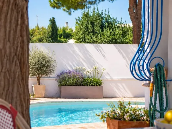 Boucanet, villa familiale avec piscine, 3 appartements, garage e