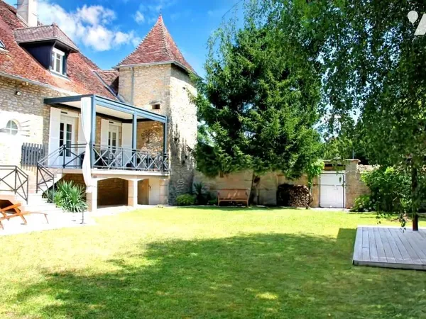 Maison 9 pièces 285 m²