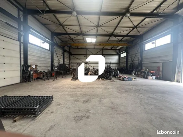 Local d'activité 575 m²