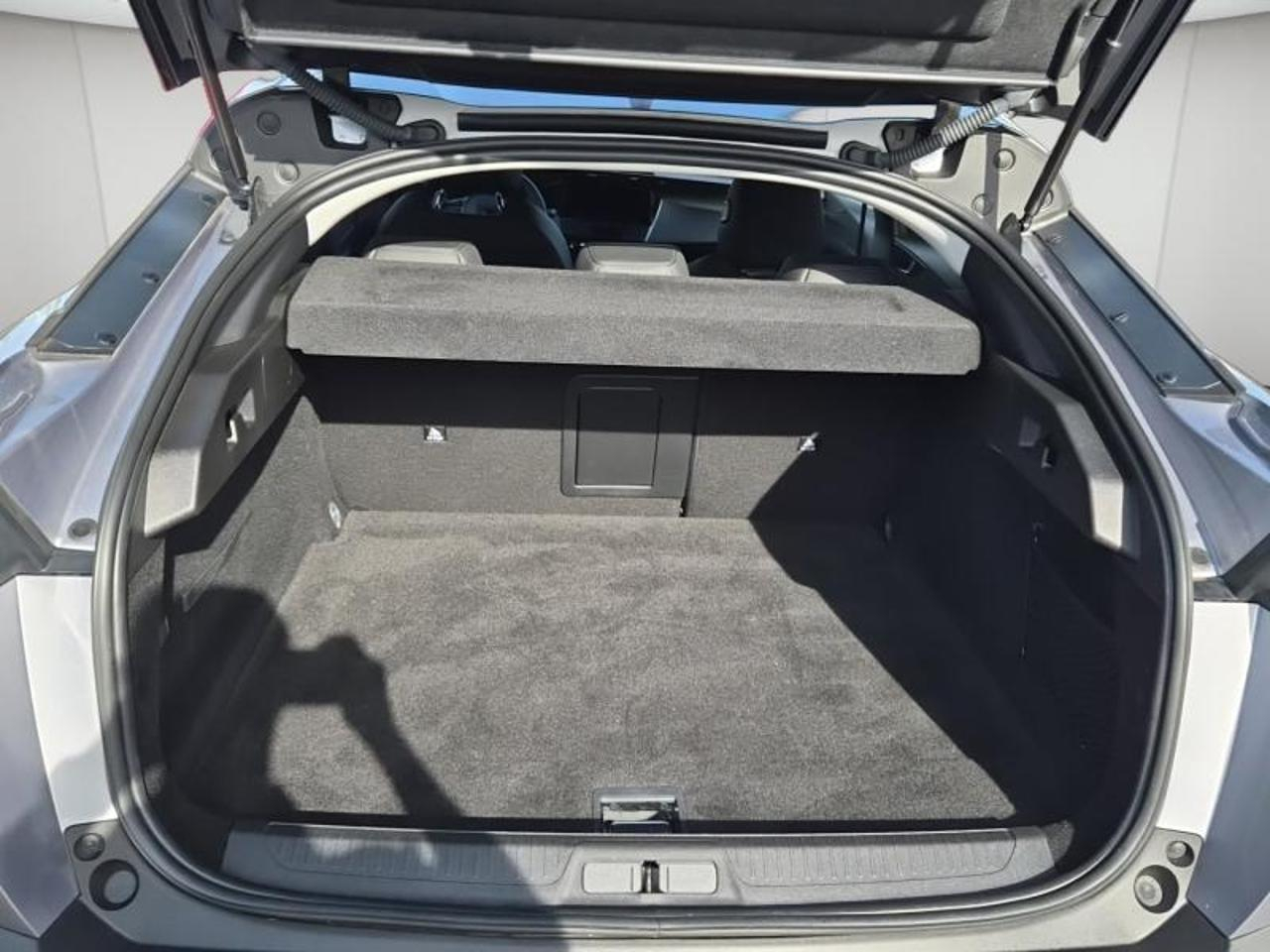 Peugeot 408 phev 225ch allure pack e-eat8 — photo 5