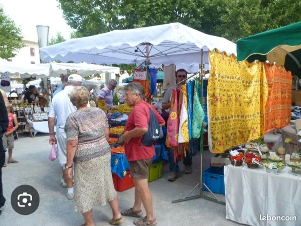 Place sur le marché de Castellane