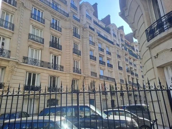 Vends chambre de service