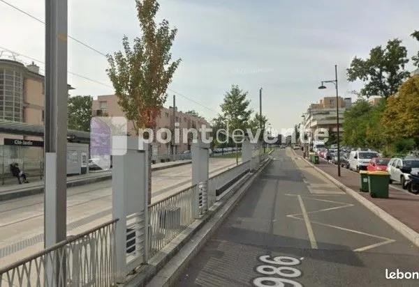 Local commercial 170 m²