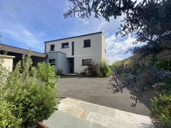 Maison 6 pièces 135 m² à vendre à Minihy-Treguier (22220)