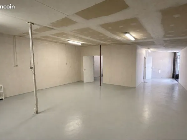 🚨 Local Entrepôt / Bureau Decines / 100 m2 / 380v idéal artisans