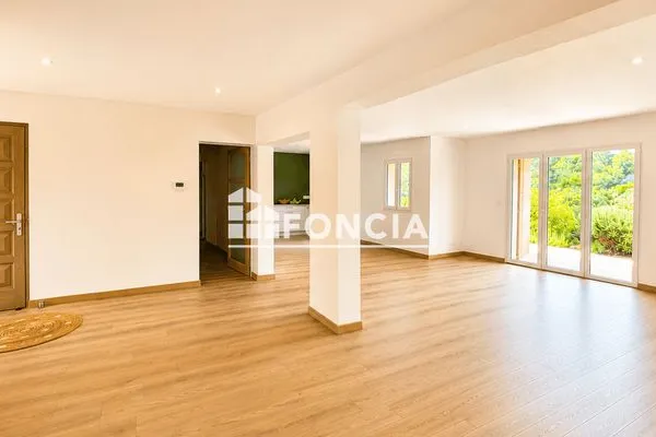 Maison 4 pièces 155 m²
