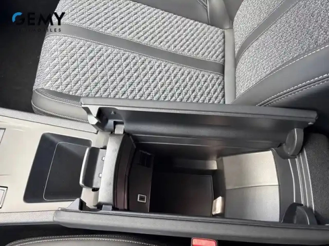 Peugeot 308 hybrid 145 e-dcs6 — photo 15
