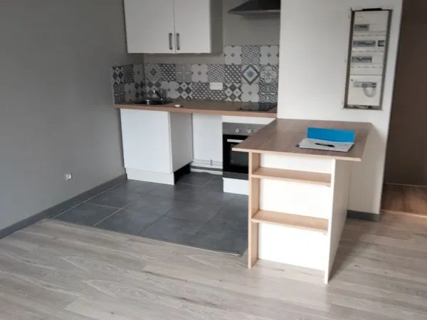 Beau T3 dans maison de village en duplex