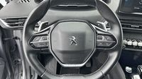 Peugeot 3008 HYBRID4 300ch Allure Pack e-EAT8 — photo 12