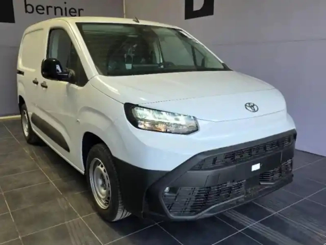 Toyota Proace city medium 100 d-4d start my25 — photo 1