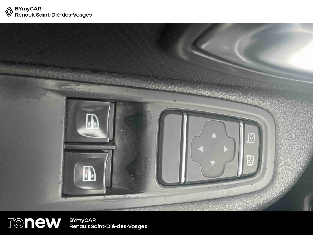 Renault Clio TCe 90 E6C — photo 19
