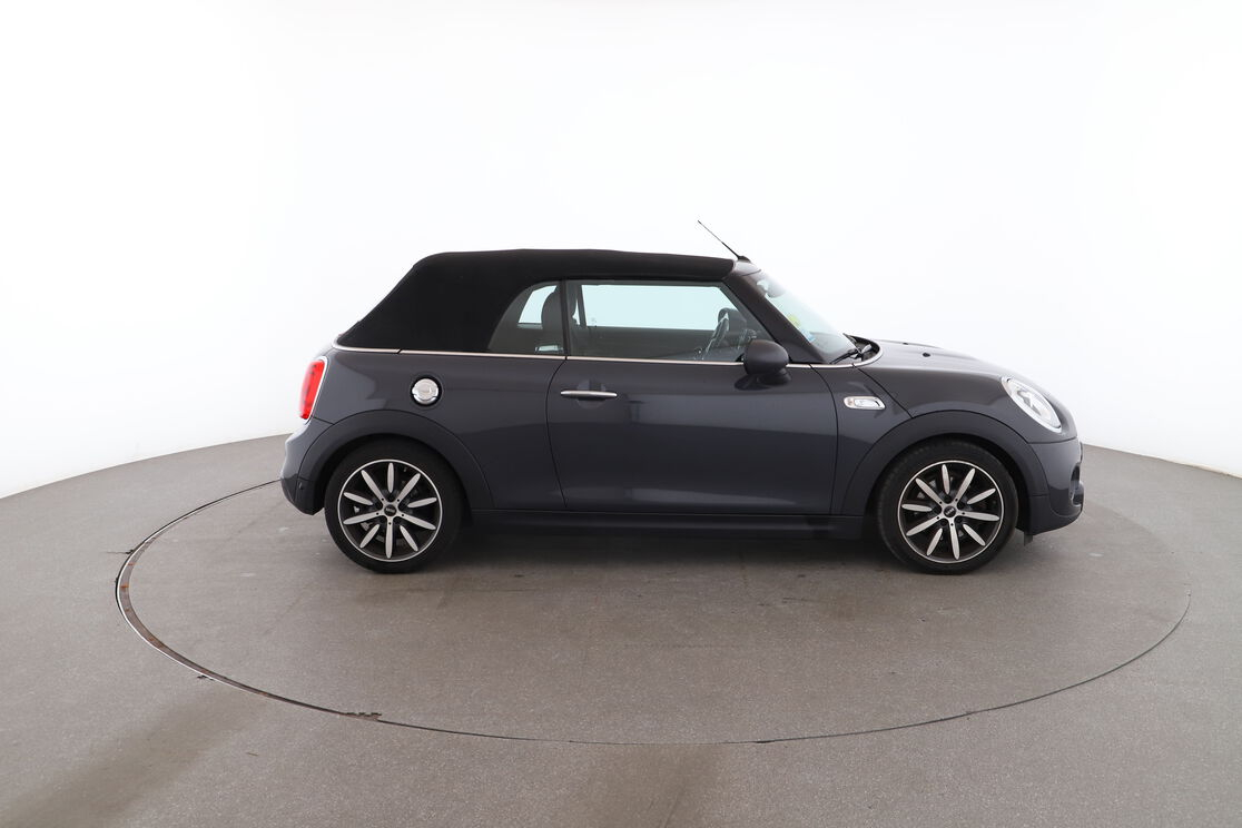 MINI Cabrio Cooper SD Finition Red Hot Chili BVA6 — photo 6