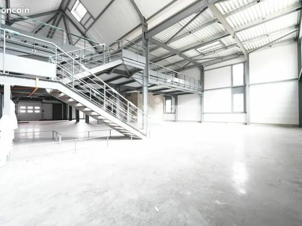 Local commercial 2 579 m²
