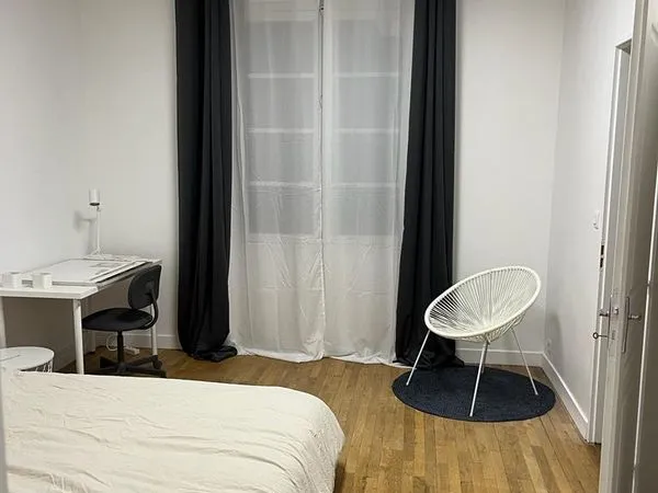 Grande chambre avec salle d'eau privative - Colocation hyper-centre Blois