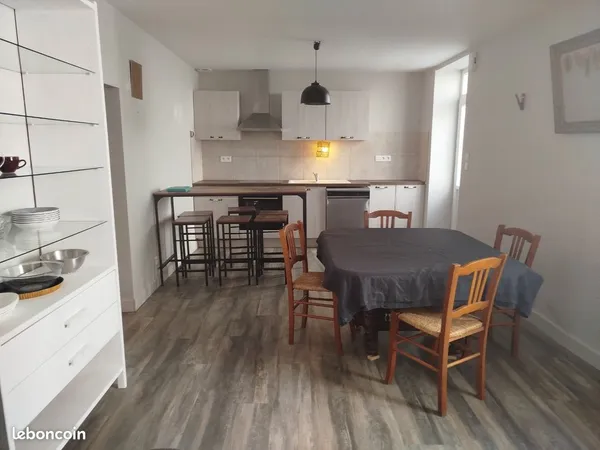 Appartement T3 avec cour privative - Centre de Chauvigny