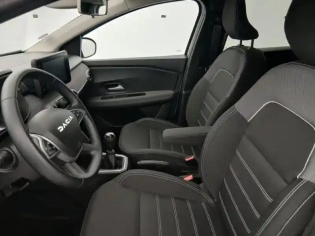 Dacia Jogger 1.0 tce 110ch expression 5 places — photo 14