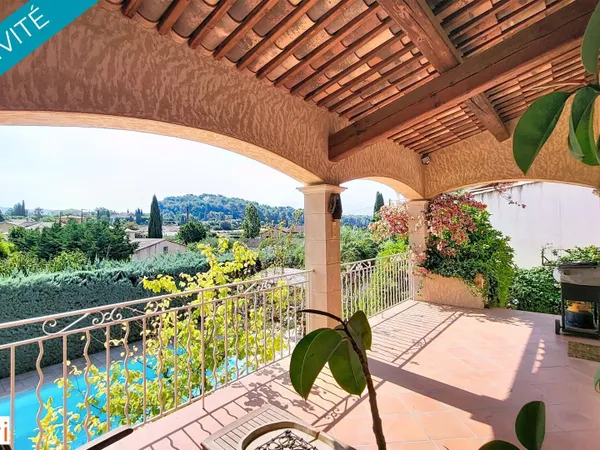 Une maison de caractère T4 avec piscine