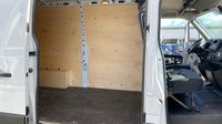 Renault Master F3500 L2H2 2.3 Blue dCi 135ch Confort Euro6 — photo 13