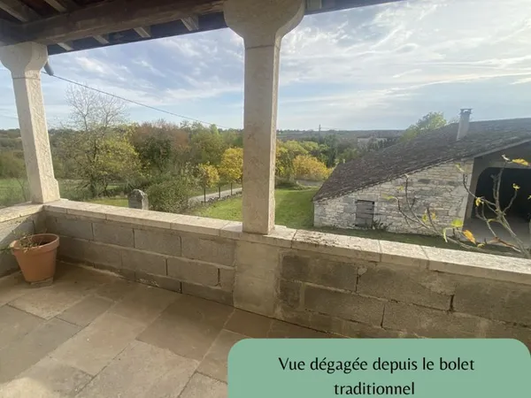 Maison quercynoise rénovée avec grange