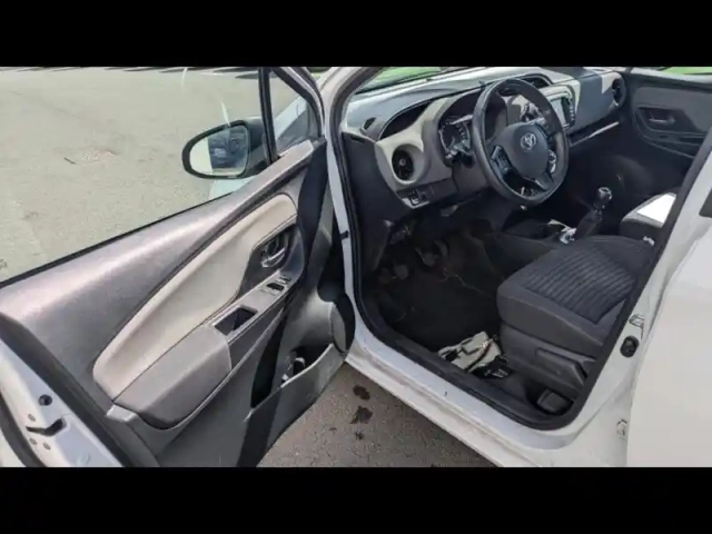Toyota Yaris 110 vvt-i france 5p rc18 — photo 11