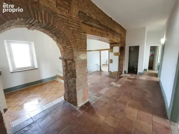 Appartement T3 bis de 96 m2 entièrement rénové avec jardin et garage